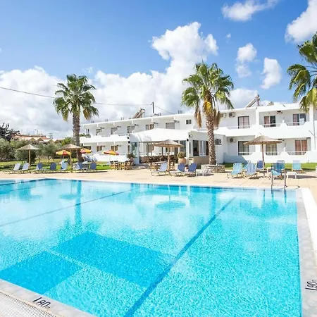 アパートホテル サムズ スタジオズ 4*