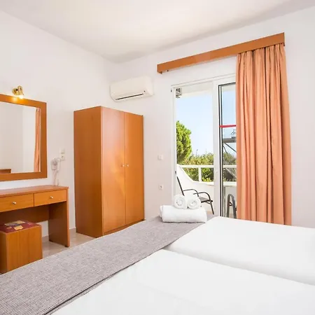 サムズ スタジオズ アパートホテル