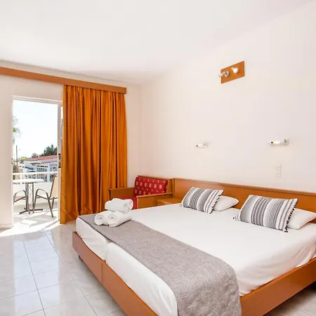 Sam's Aparthotel 4*