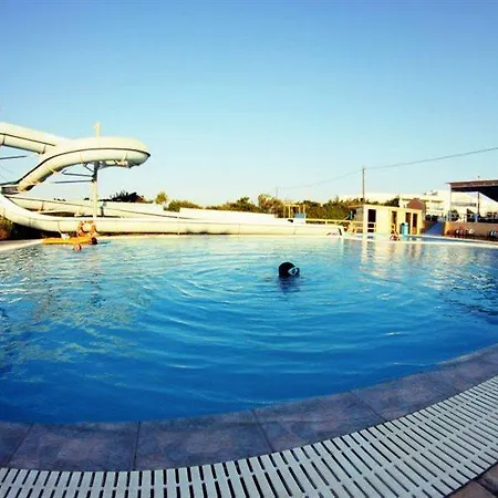 サムズ スタジオズ アパートホテル 4*